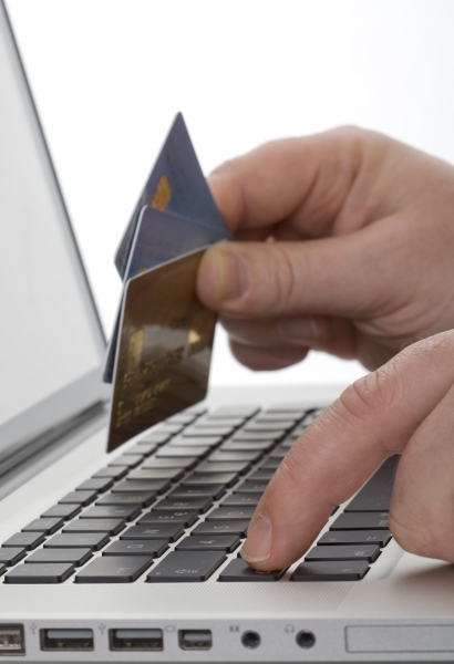 561582-online-shopping-with-credit-card